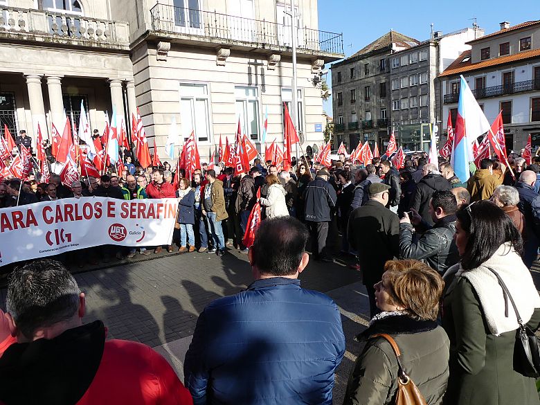 17-01-11 IndultoCarlosSerafinSubdelegacionPontevedra10.JPG